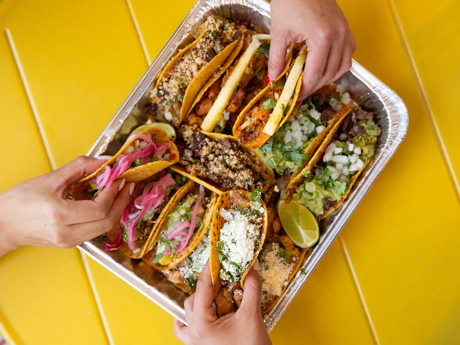 Tray of tacos at Sr de Los Tacos